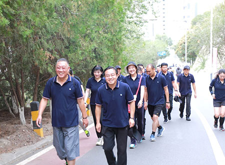 陶冶情操，激發(fā)活力——集團(tuán)舉辦主題黨日暨健步走活動